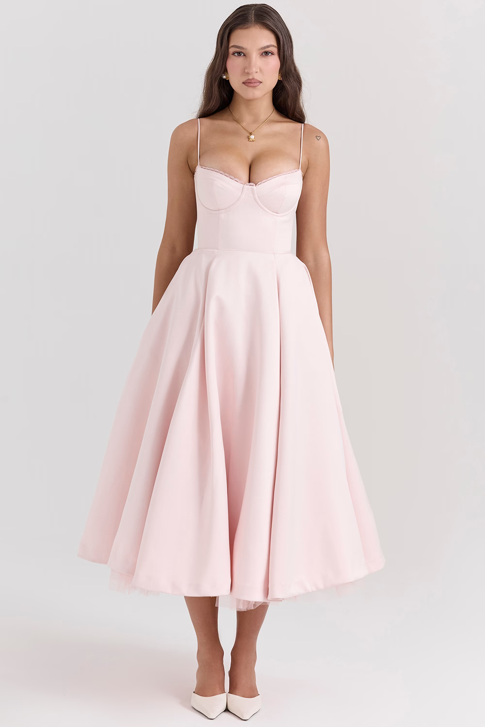 Eleganza - Elegant Kjole til Alle Anledninger!