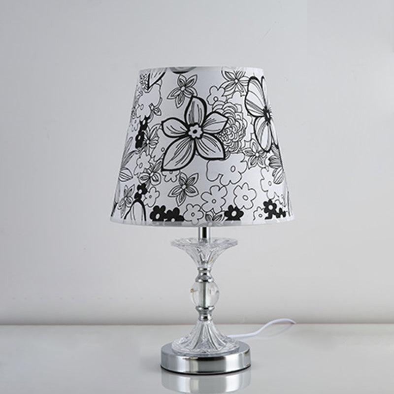 FloraGlow | Elegant Bordlampe med Blomstermotiv!