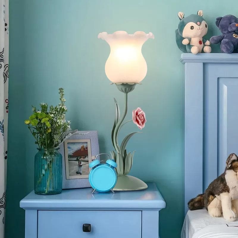 BlomstraGlow | Elegant Blomsterbordlampe!