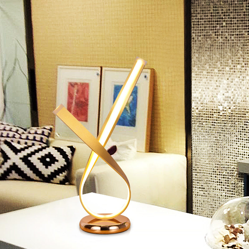 LumiCurve | Kunstnerisk Buet LED Bordlampe!