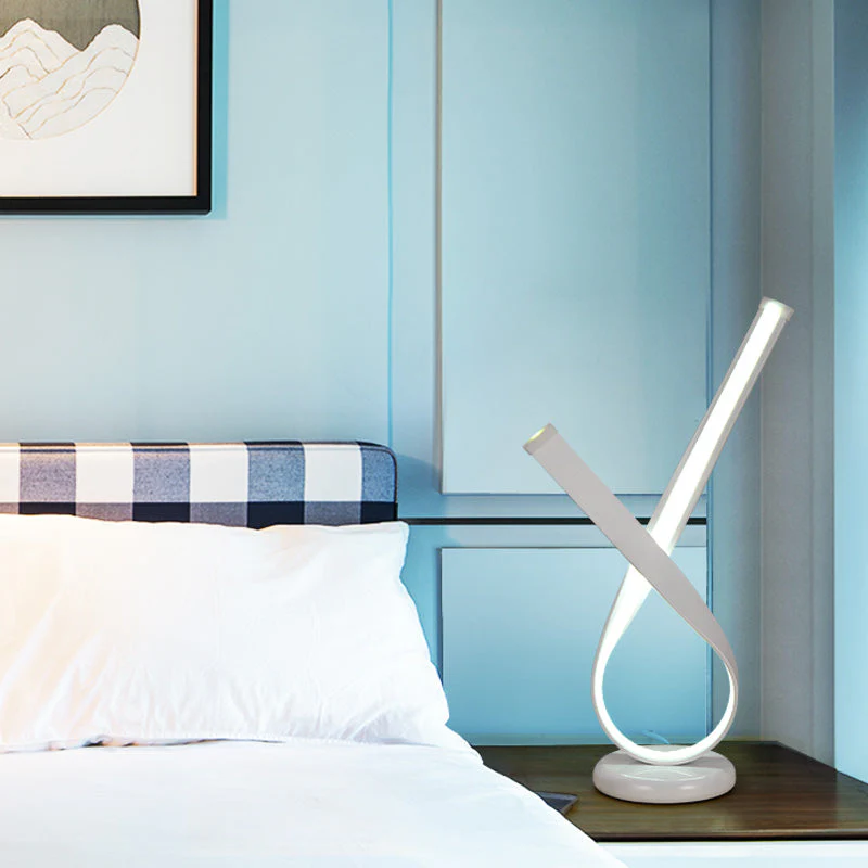 LumiCurve | Kunstnerisk Buet LED Bordlampe!