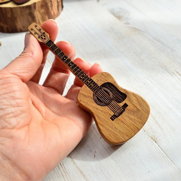 PickMate | Plekterholder til guitar!