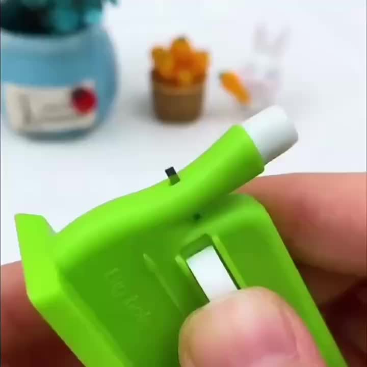 ThreadMaster - Automatisk Nål-i-Tråd Enhed for Præcis Trådning!