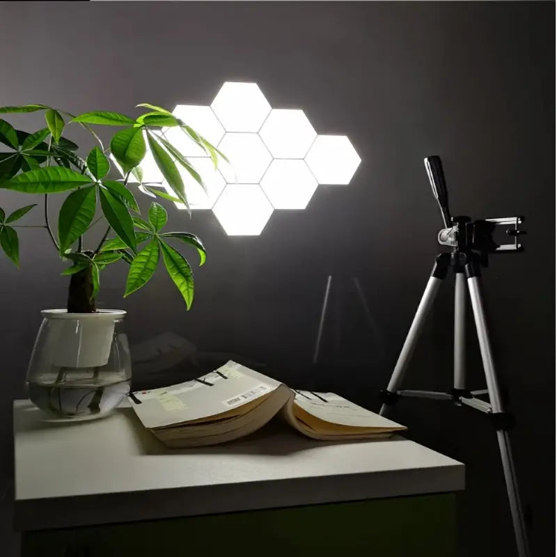 Brillora | Elegant & Innovativ Sekskantet LED Væglampe