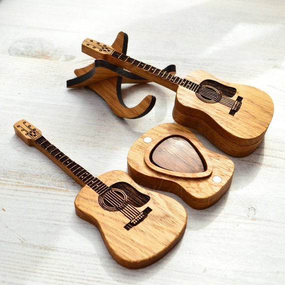 PickMate | Plekterholder til guitar!
