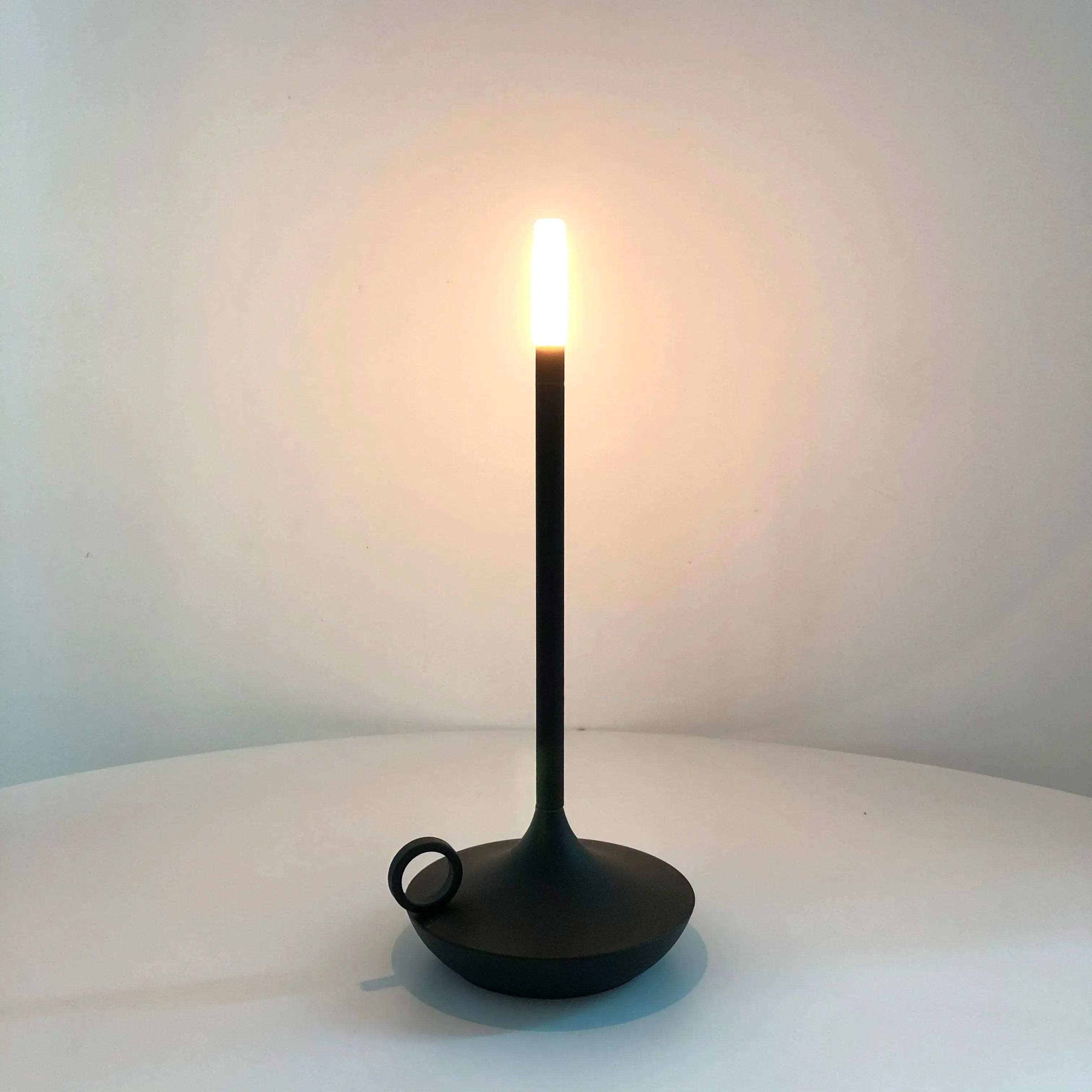 Luminex Genopladelig Lampe