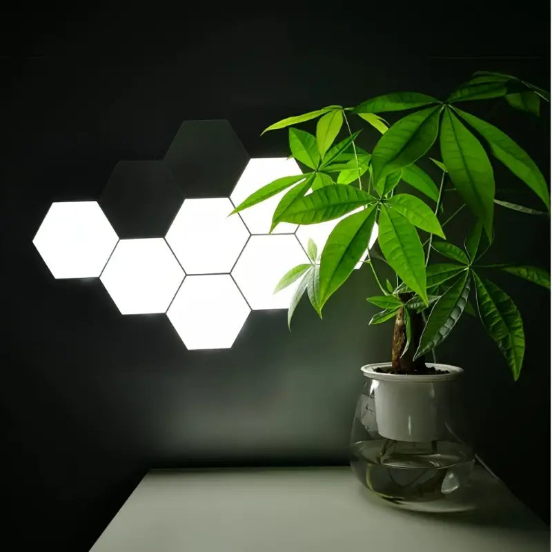 Brillora | Elegant & Innovativ Sekskantet LED Væglampe