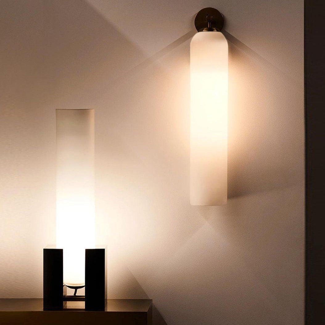 Gleamix | Stilfuld Væglampe med Elegant Glasrør