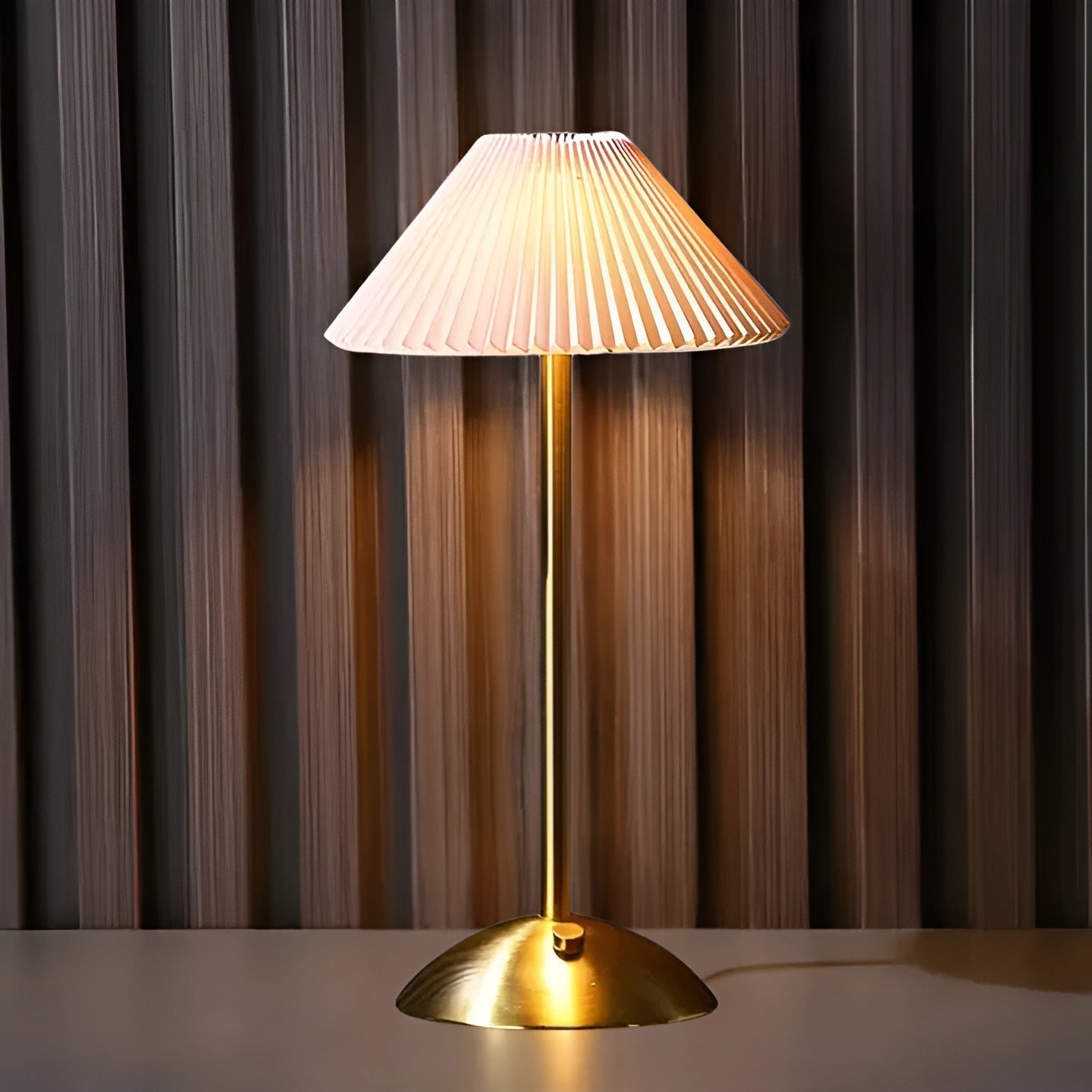 LumiCraft | Trådløs & Elegant Bordlampe!