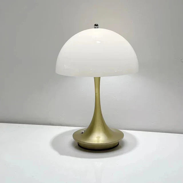 NordicGlow - Moderne Trådløs Bordlampe!