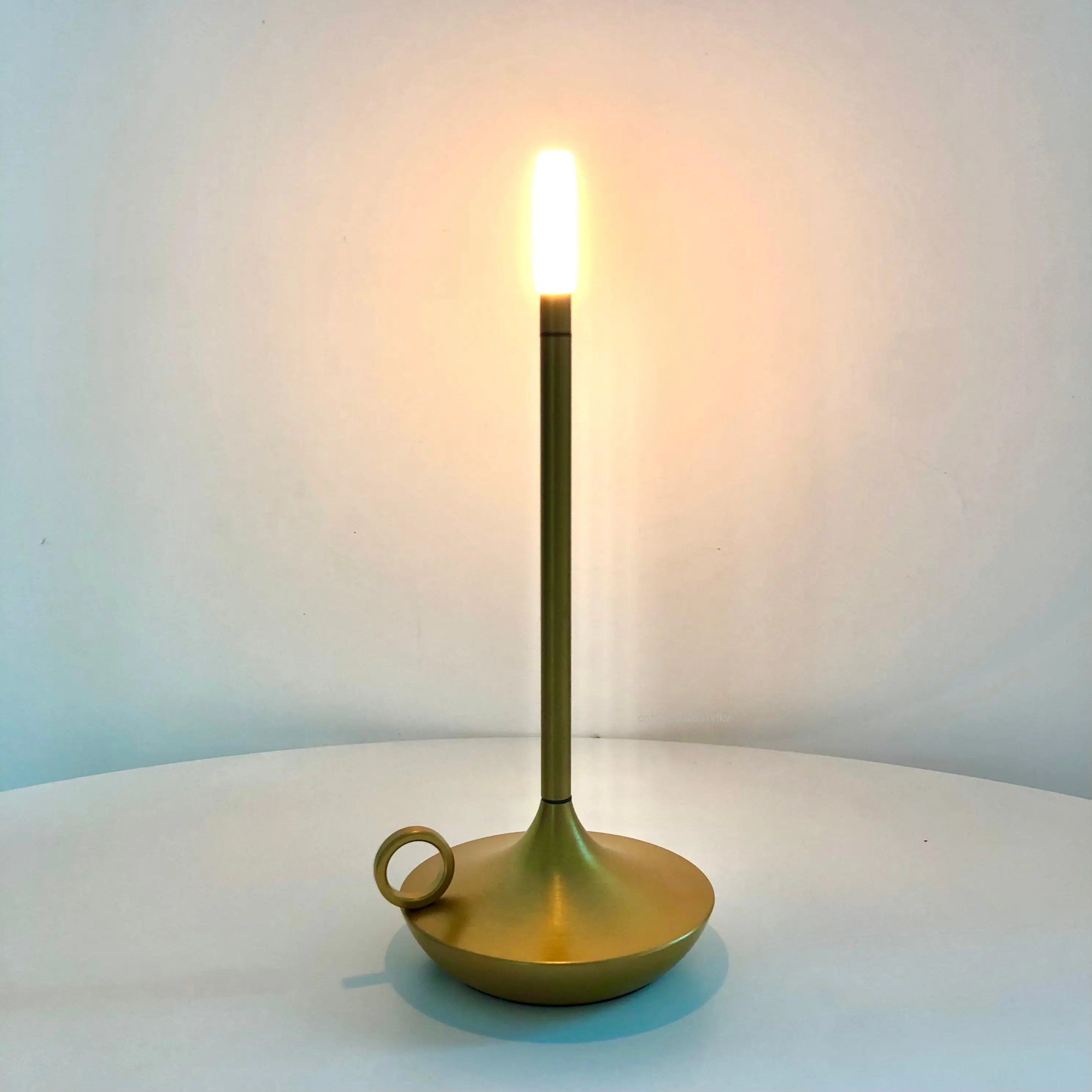 Luminex Genopladelig Lampe