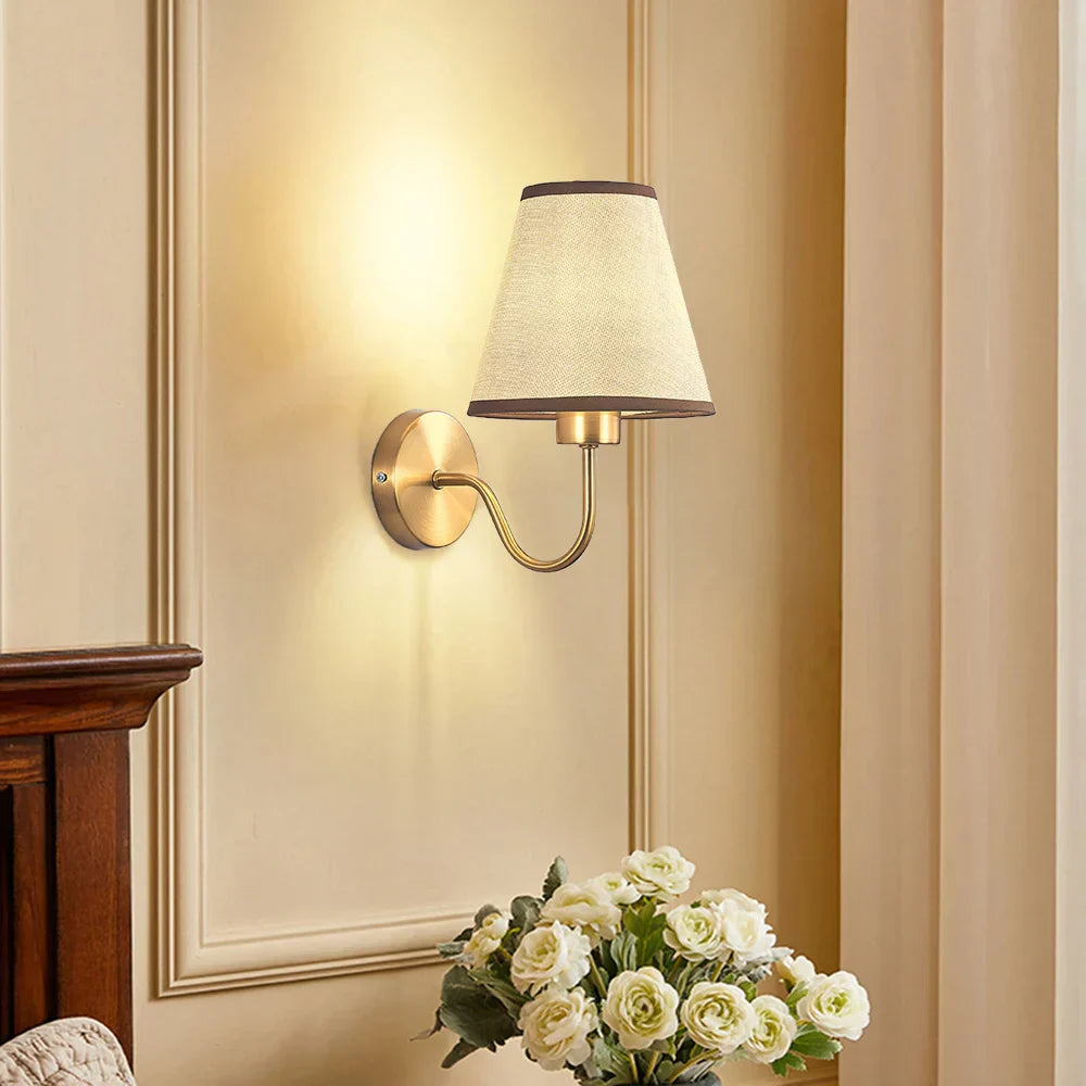 Opaluxe | Elegant Væglampe i Klassisk Design