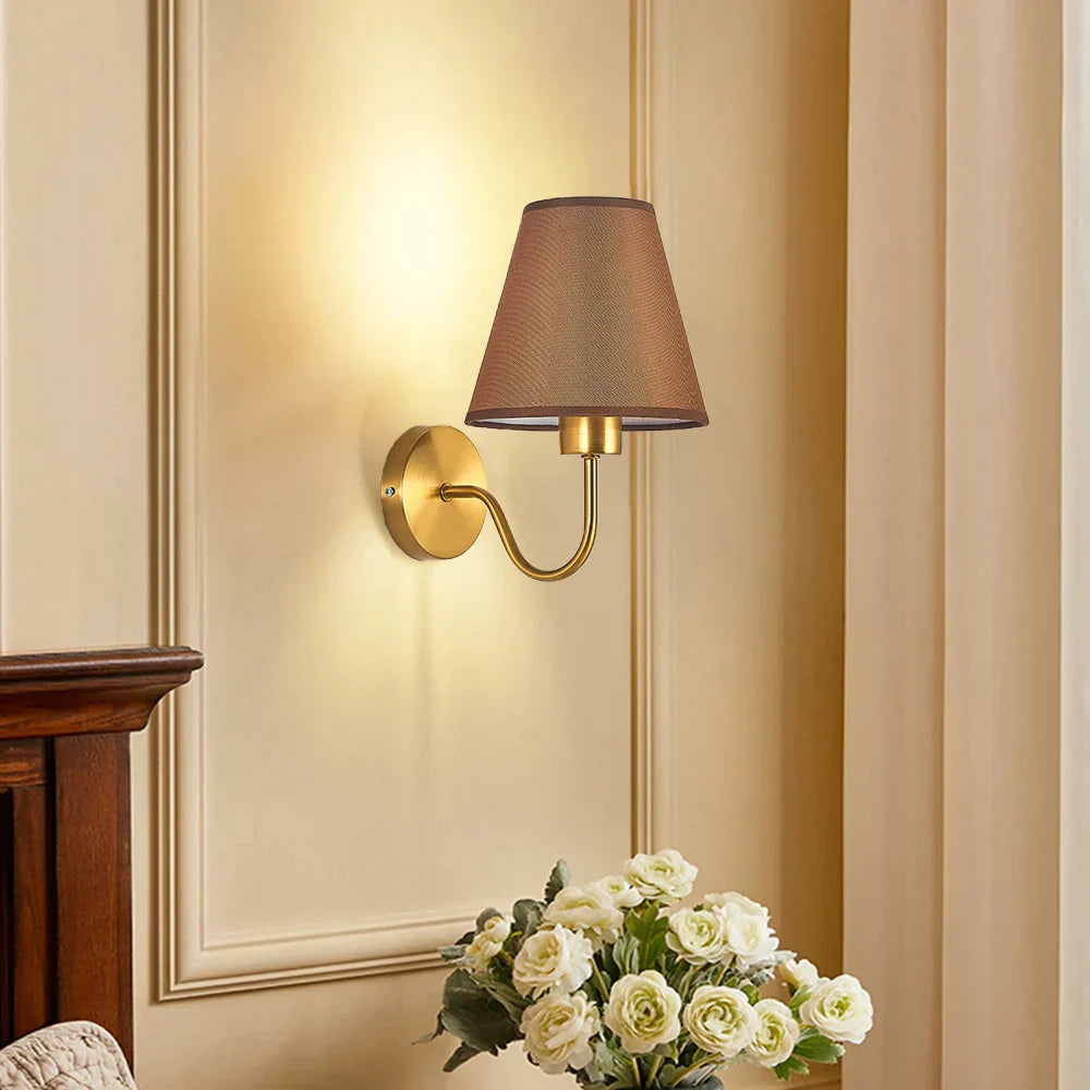 Opaluxe | Elegant Væglampe i Klassisk Design