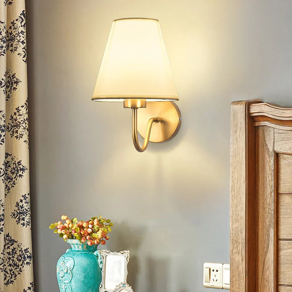 Opaluxe | Elegant Væglampe i Klassisk Design