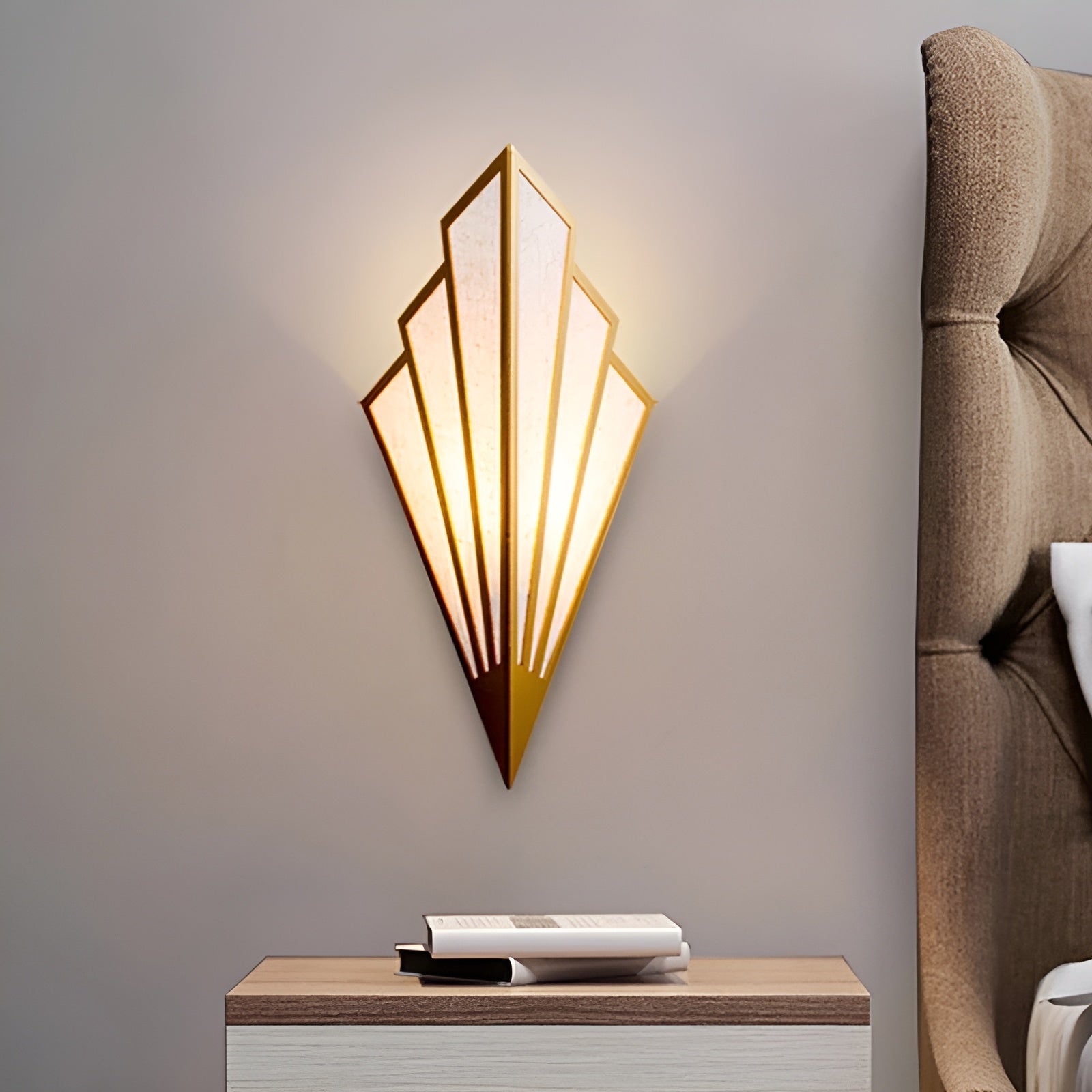 Radiessa | Stilfuld Geometrisk Væglampe i Moderne Design