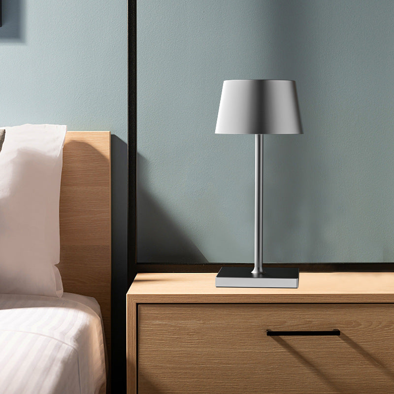 LumiÉlan | Stilfuld Trådløs Bordlampe!