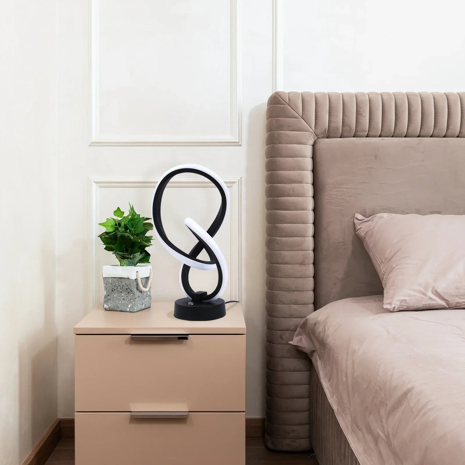 LysHarmoni | Moderne & Kreativ Bordlampe!