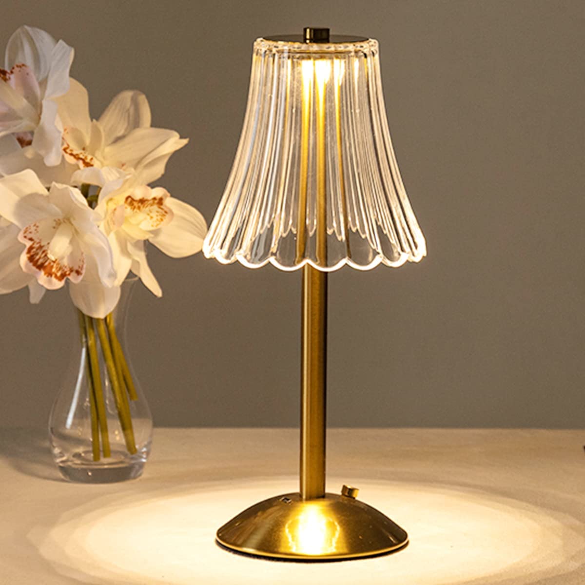 CrystalGlow | Tidløs Krystal Bordlampe!