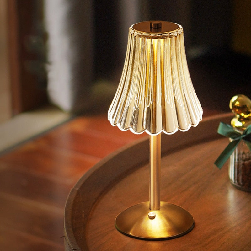 CrystalGlow | Tidløs Krystal Bordlampe!