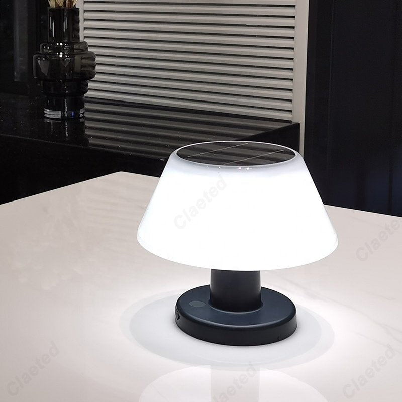 SolarLume | Miljøvenlig & Vejrbestandig Solcelledrevet Lampe 🌿