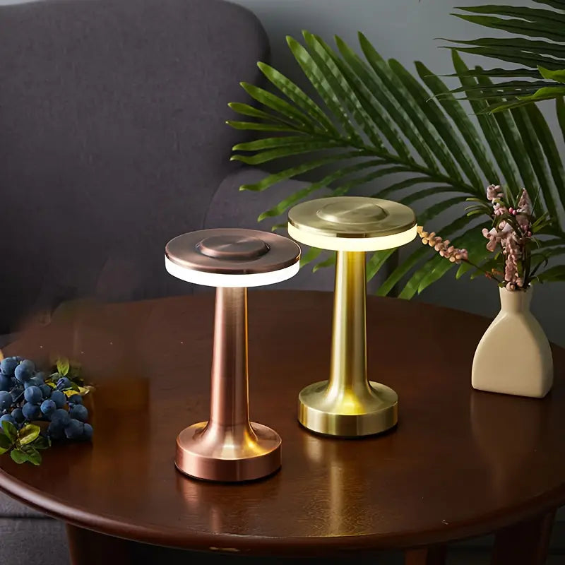 RetroGlow | Multifunktionel & Genopladelig Bordlampe!