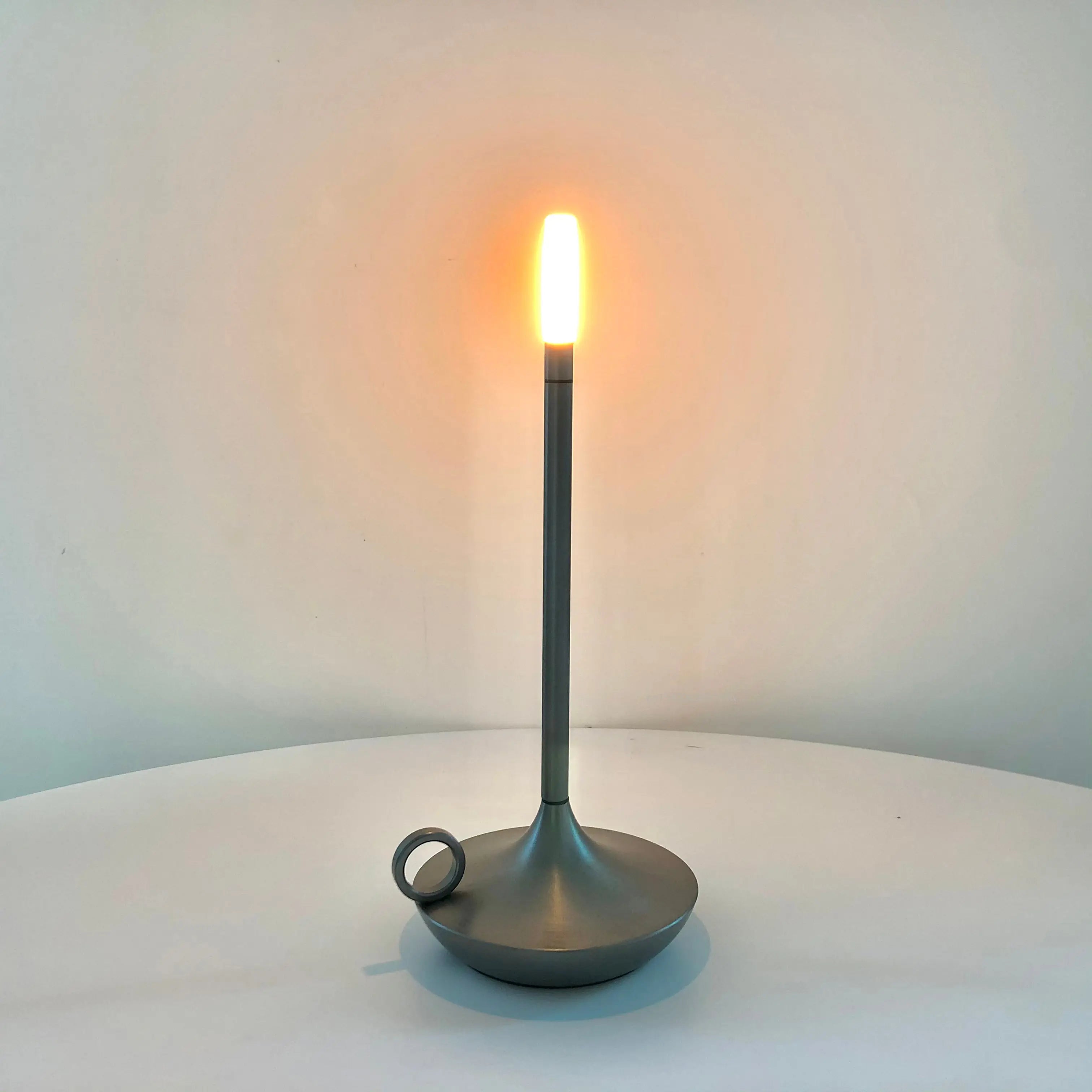 Luminex Genopladelig Lampe