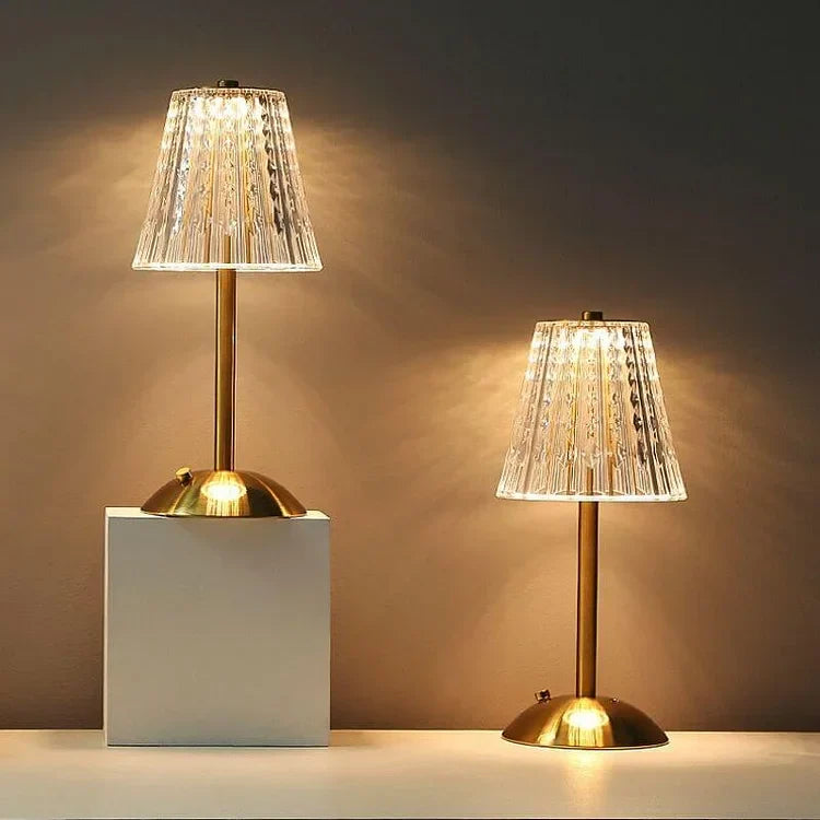 CrystalGlow | Tidløs Krystal Bordlampe!