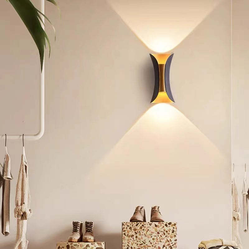 Illuvia | Elegant Moderne LED Væglampe