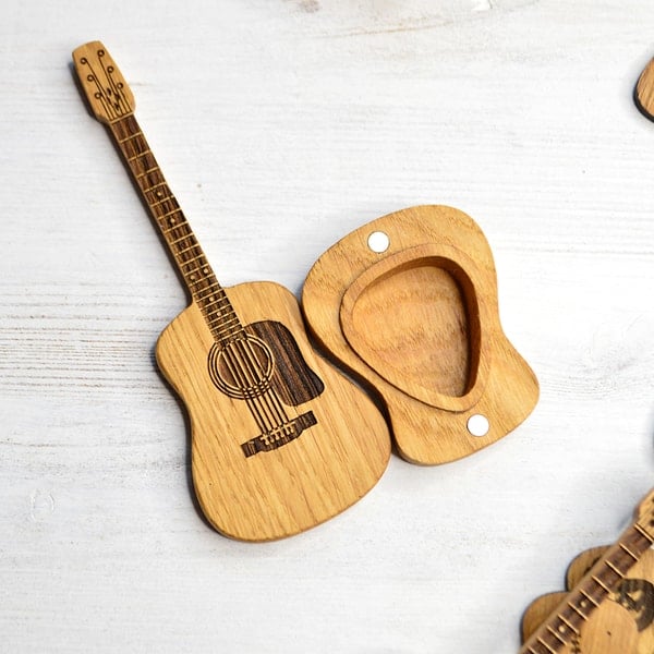 PickMate | Plekterholder til guitar!