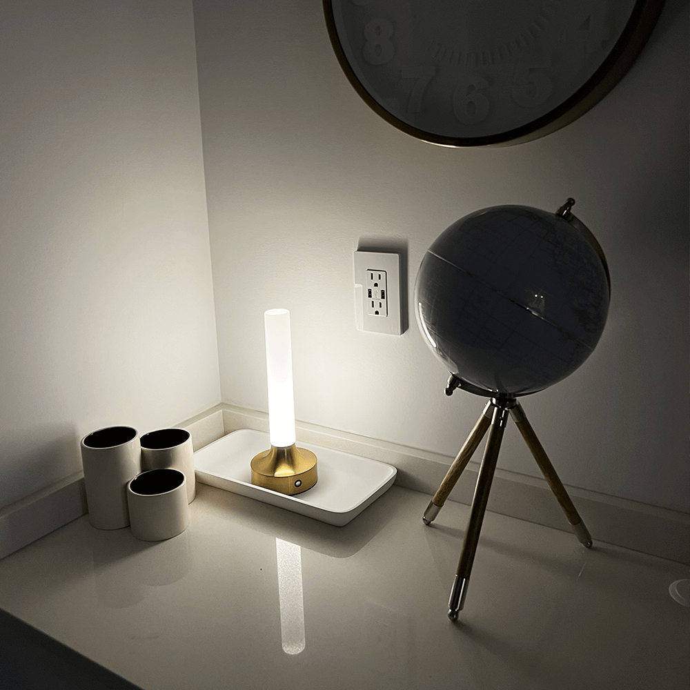 GlowForge | Elegant Messing Bordlampe
