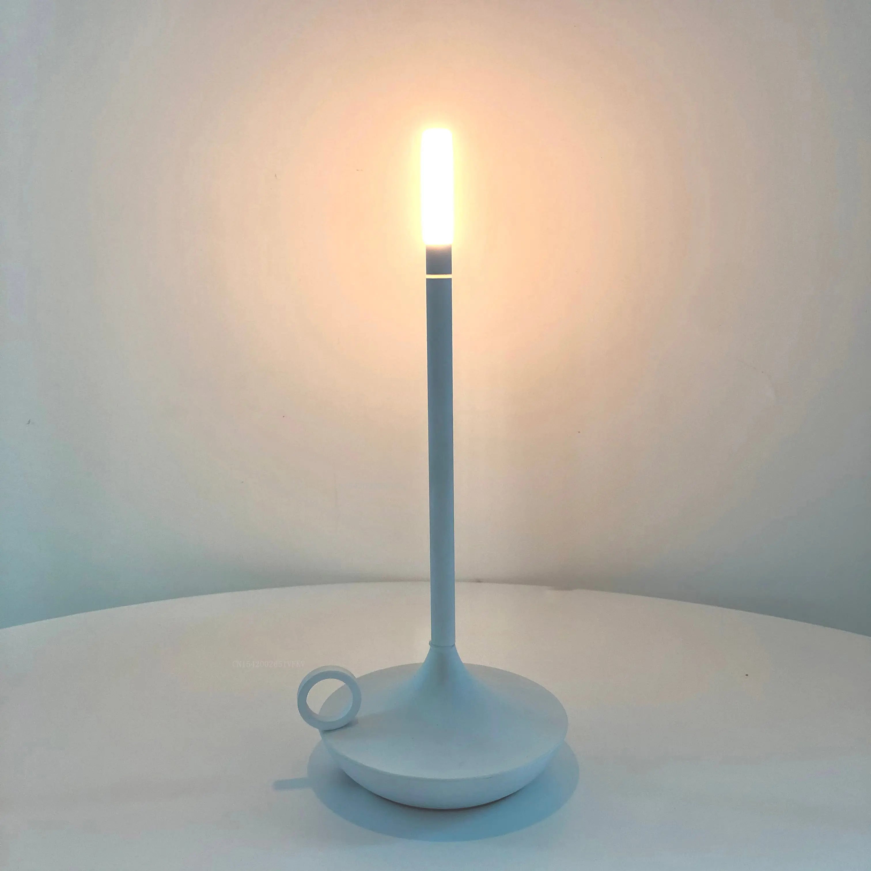 Luminex Genopladelig Lampe