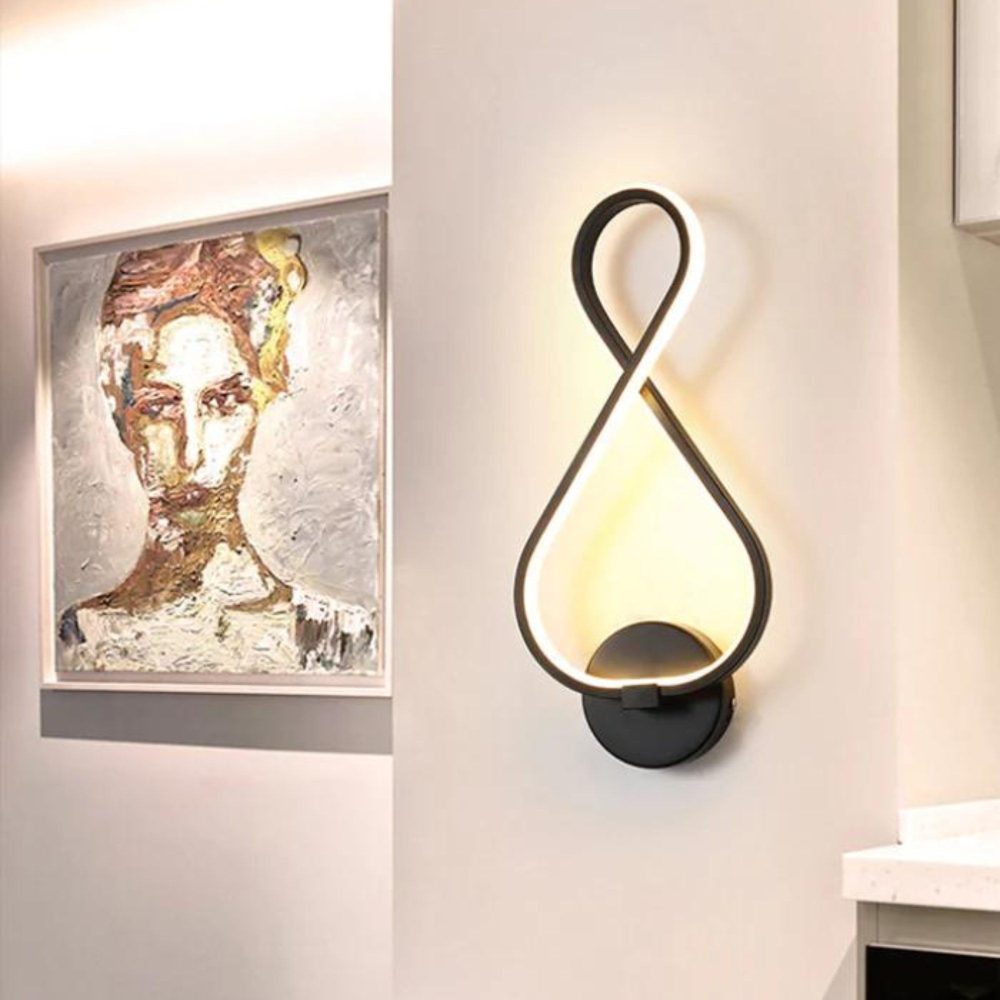 Illumina | Elegant Twistet Væglampe