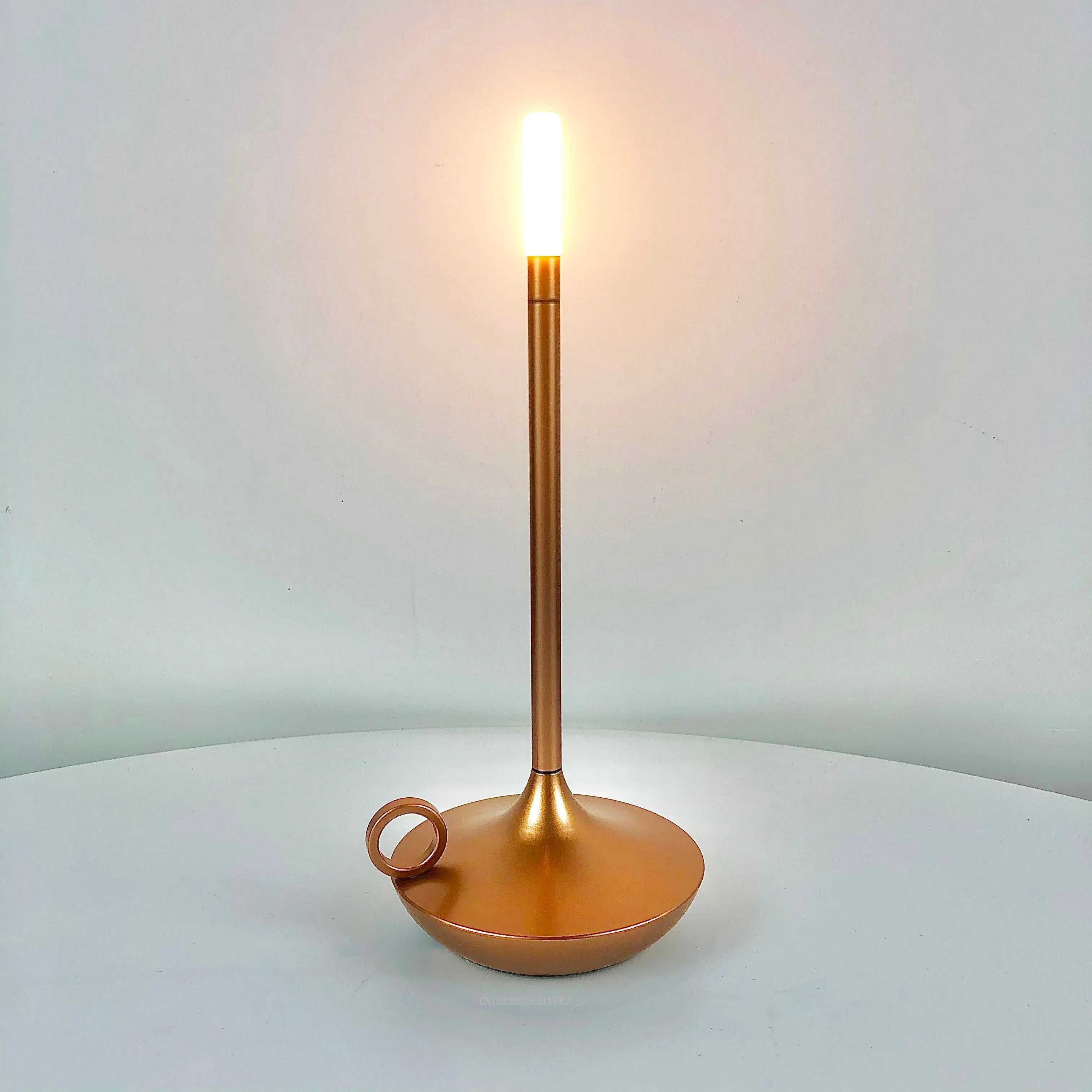 Luminex Genopladelig Lampe