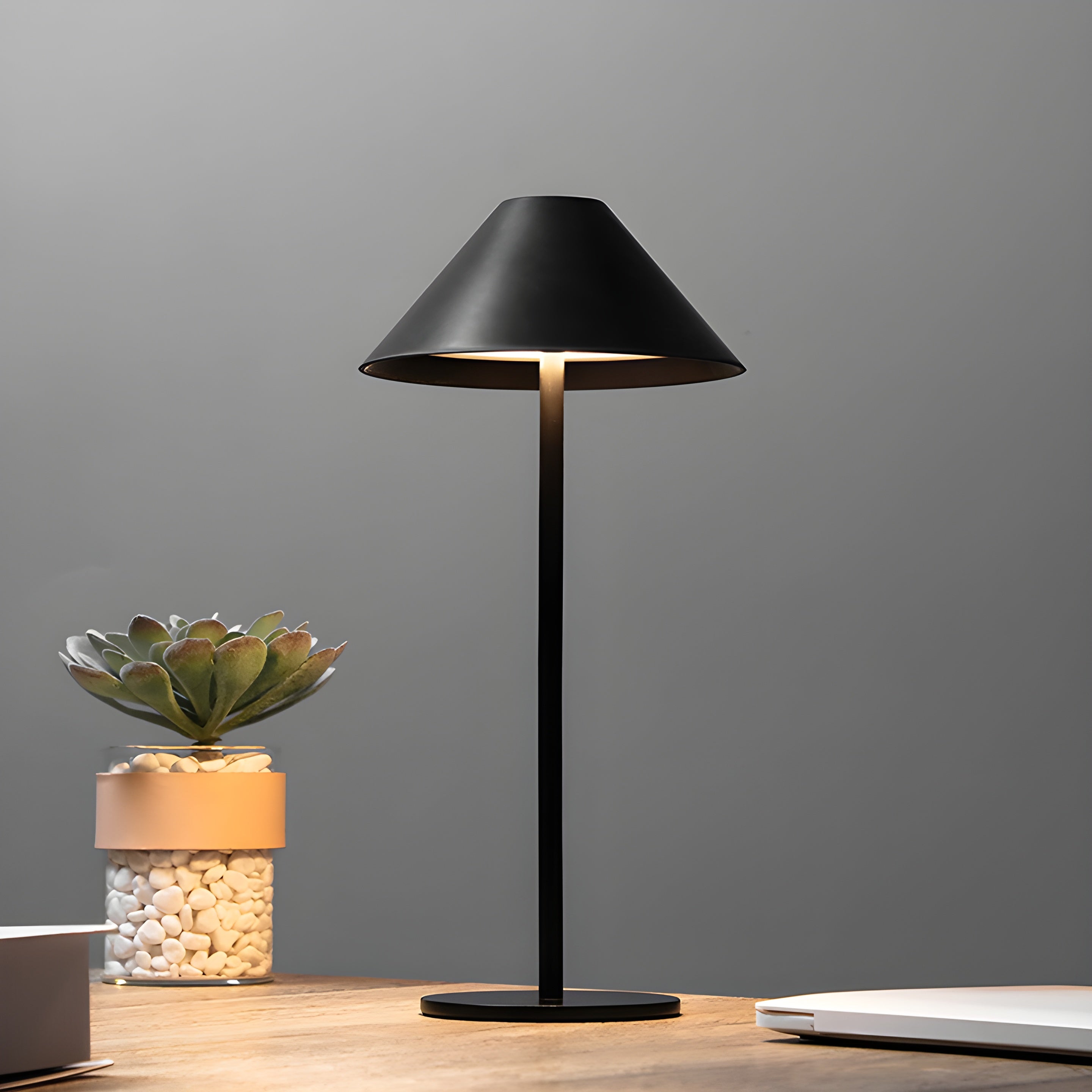 TouchGlow | Udendørs & Indendørs trådløs bordlampe!