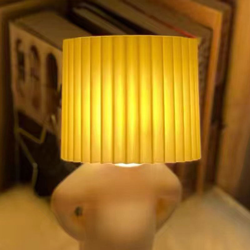 FoldaGlow – Unik Bordlampe med Foldet Lampeskærm!