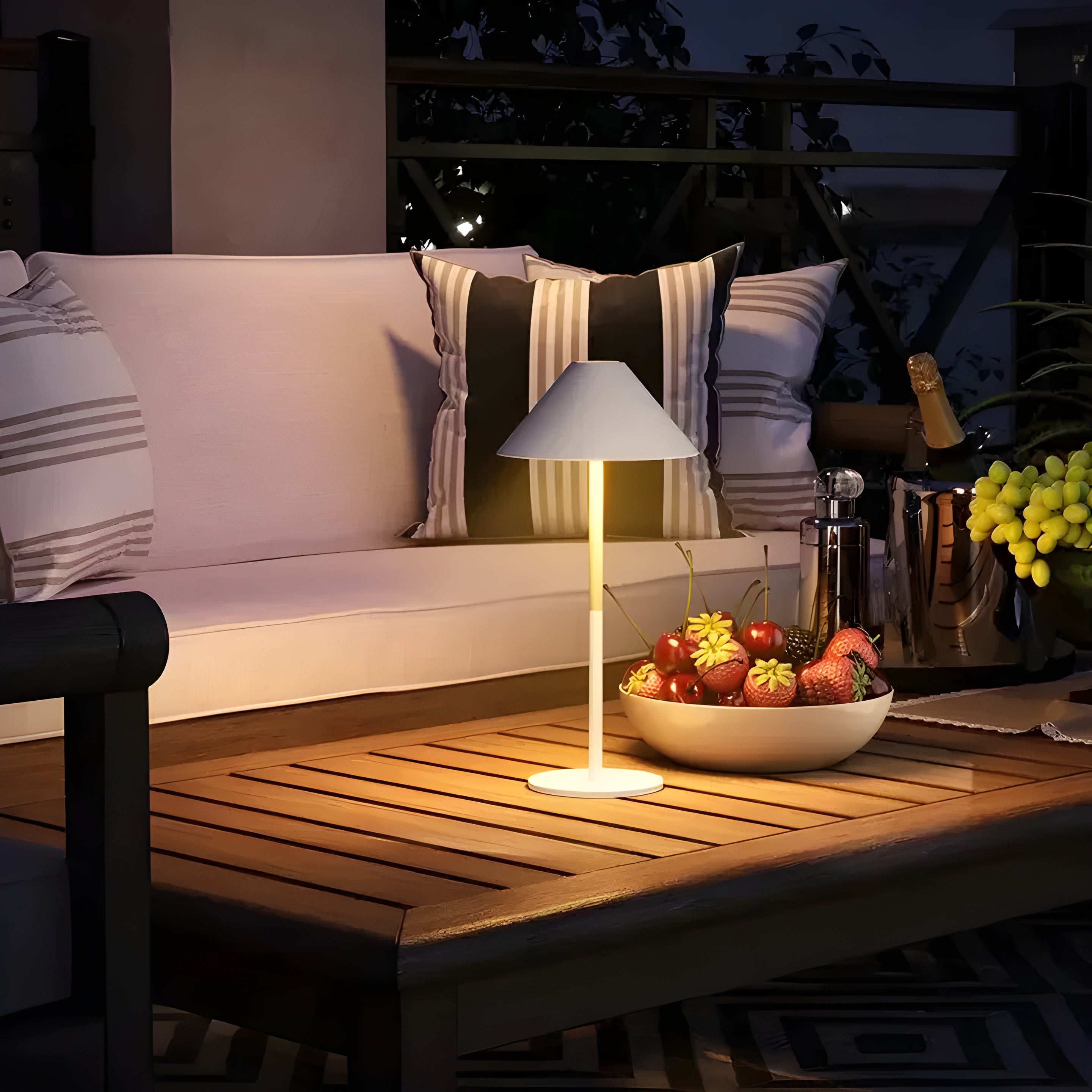 TouchGlow | Udendørs & Indendørs trådløs bordlampe!